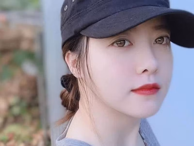 Goo Hye Sun bày tỏ niềm tiếc thương khi nghe tin Sulli tự tử: "Sulli ngủ ngon nhé, chị yêu em".