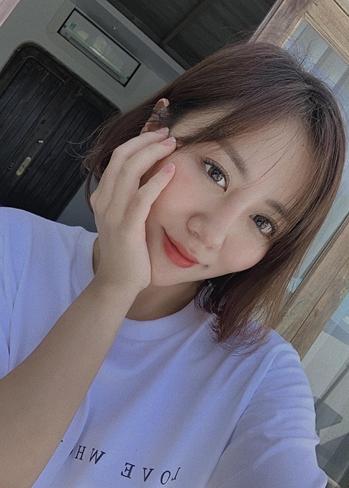 Nhiều người tò mò danh tính bạn trai của Văn Mai Hương bởi nữ ca sĩ giữ kín thông tin.