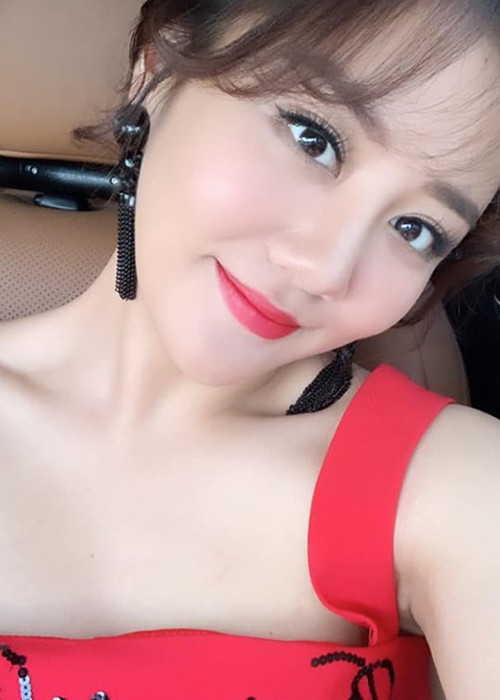 Cuối năm 2018, Văn Mai Hương tâm sự cô đã có bạn trai.