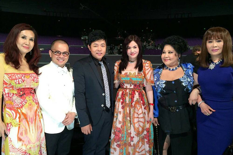 Doanh nhân Thúy Nga hiện được xem là nhà tổ chức biểu diễn và sản xuất các sản phẩm băng đĩa ca múa nhạc lớn nhất của người Việt hải ngoại. Ảnh: Em Đẹp
