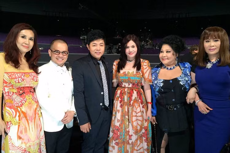 Doanh nhân Thúy Nga hiện được xem là nhà tổ chức biểu diễn và sản xuất các sản phẩm băng đĩa ca múa nhạc lớn nhất của người Việt hải ngoại. Ảnh: Em Đẹp