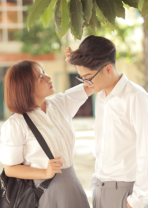 “Đây là lần đầu tiên tôi nghe được thông tin này. Không có chuyện đó đâu. Hai đứa chỉ coi nhau như bạn thôi”, mẹ của Bùi Anh Tuấn chia sẻ trên Zing.