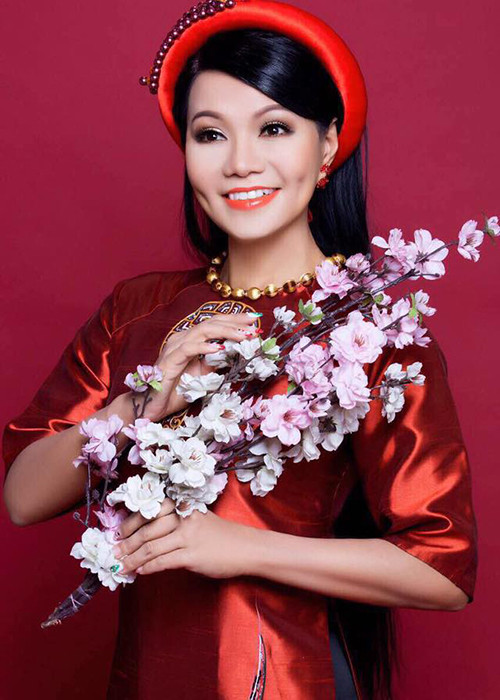 Ngọc Huyền khoe vẻ đẹp mặn mà khi làm người mẫu ảnh.