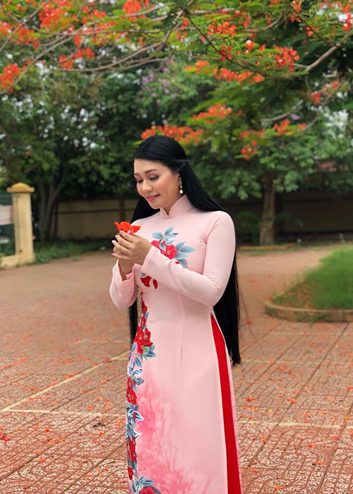 "Người tình sân khấu" của Kim Tử Long vẫn theo đuổi phong cách kín đáo, nhẹ nhàng.