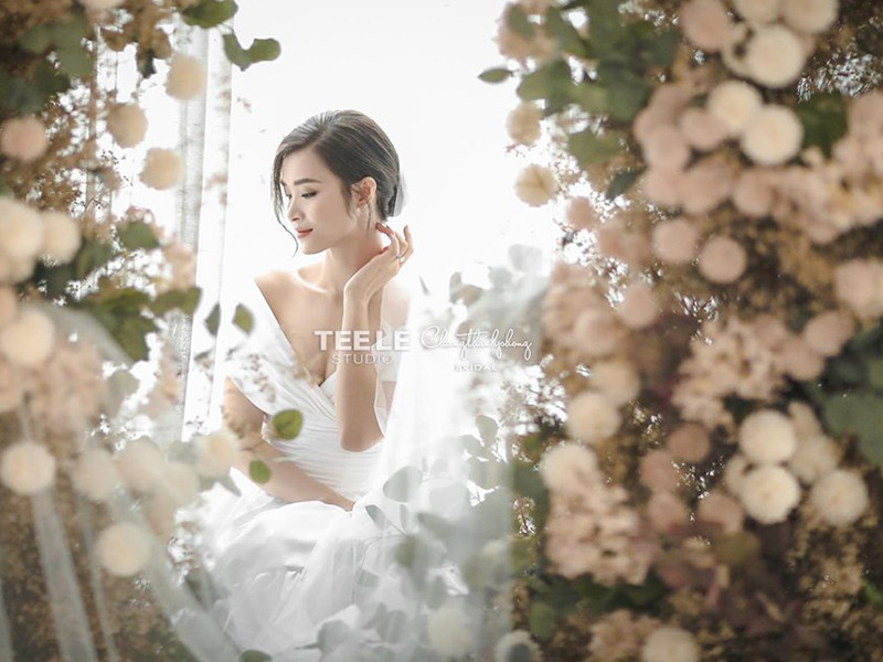 Sau khi nhận lời cầu hôn cách đây 2 tháng, Đông Nhi ngày càng quyến rũ.