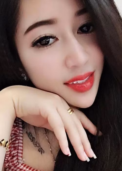 Về nghi vấn hẹn hò, Hiệp Gà phủ nhận: "Tôi có gì mới đâu" trong khi Oanh Nguyễn khẳng định cả hai chỉ đang là anh em bạn bè bình thường chưa có gì sâu xa quá.