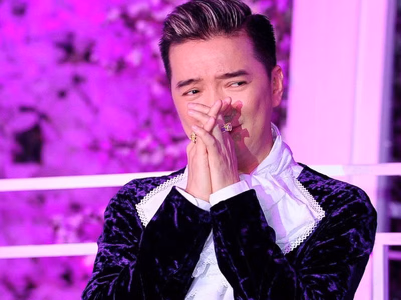 Dam Vinh Hung nhan sai, xin loi vu treo thuong 20 trieu cho ai tat nguoi cha bao hanh con