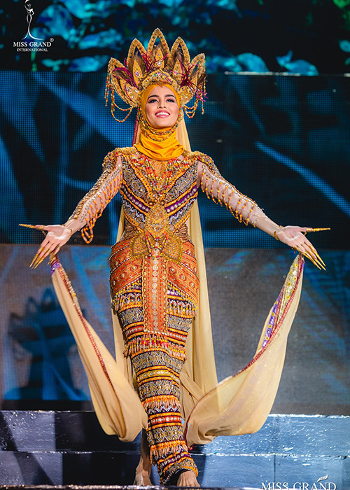 Đại diện Philippines đang dẫn đầu bình chọn. Được biết, thí sinh này gặp sự cố về visa nên vừa mới tham gia cuộc thi Miss Grand International 2019.