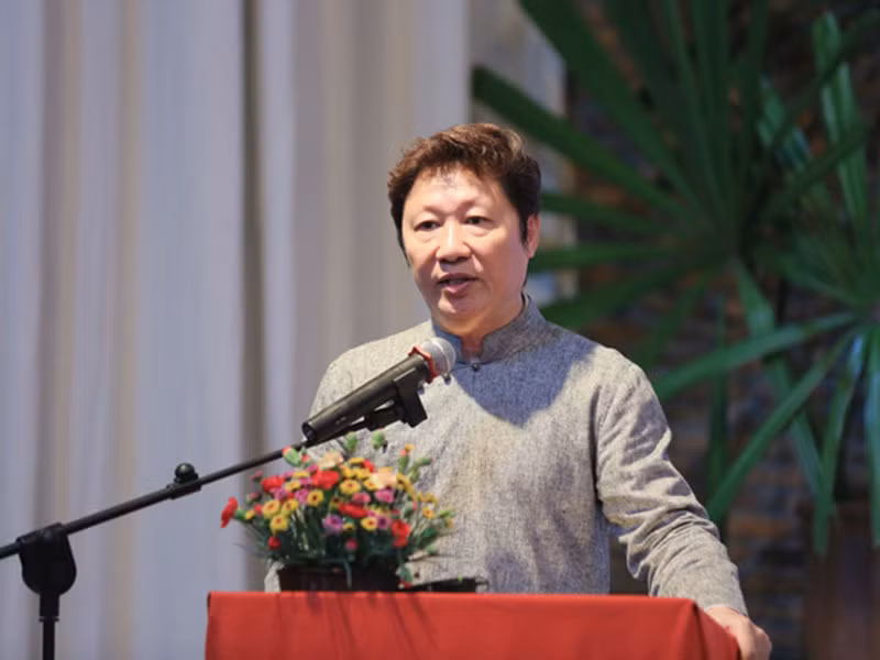 Trái với Ngô Thanh Vân hay Phạm Hương, NTK Sỹ Hoàng lại đứng về phía Kacey Musgraves.