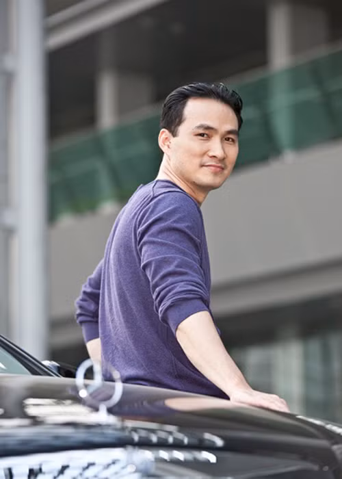 Năm 2014, trong talkshow “Lần đầu tôi kể”, Chi Bảo thừa nhận anh không mang lại hạnh phúc cho người vợ đầu. Ảnh: Khỏe và đẹp