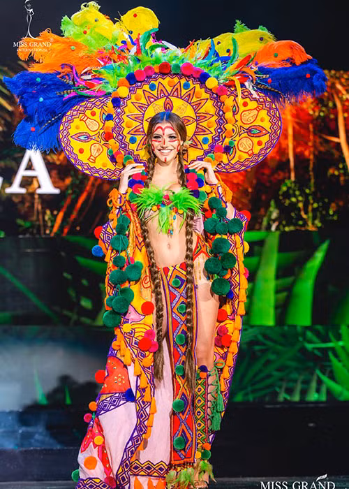 Kỹ năng trình diễn của tân hoa hậu được đánh giá rất cao.