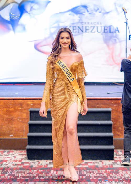 Ngay từ khi cuộc thi bắt đầu, Valentina đã được xem là ứng cử viên sáng giá cho ngôi vị cao nhất.