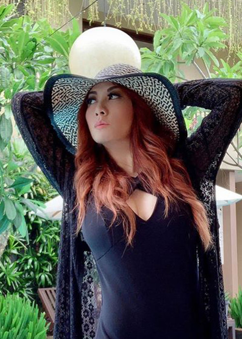 Trizzie Phương Trinh năm nay đã bước sang tuổi 52, là bà mẹ 3 con nhưng vóc dáng của cô vẫn thon gọn.