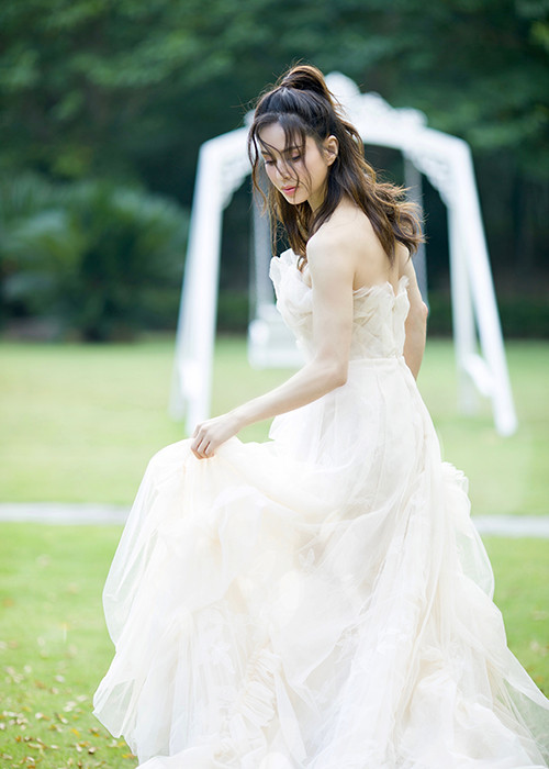 Lý Nhược Đồng thực hiện bộ ảnh theo nguyện vọng của mẹ.