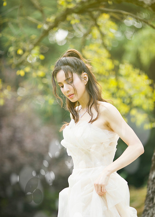 "Tiểu Long Nữ" đẹp nhất mọi thời đại được khen đẹp mặn mà dù đã bước sang tuổi 46.