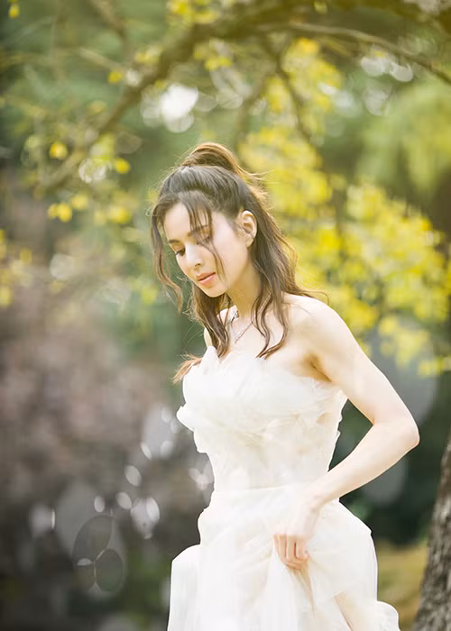 "Tiểu Long Nữ" đẹp nhất mọi thời đại được khen đẹp mặn mà dù đã bước sang tuổi 46.