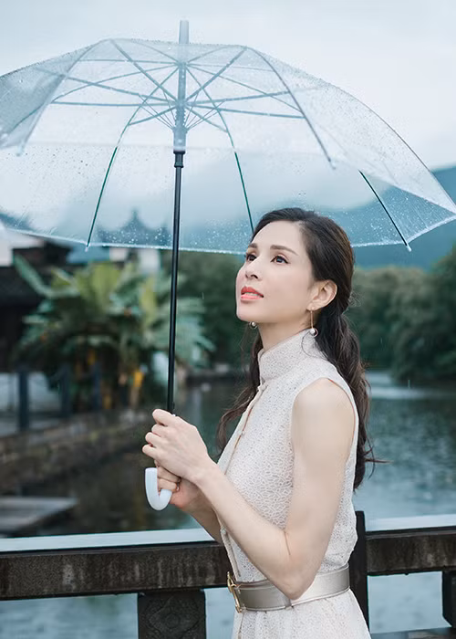 Nữ diễn viên mất một thời gian dài để lấy lại thăng bằng trong cuộc sống.