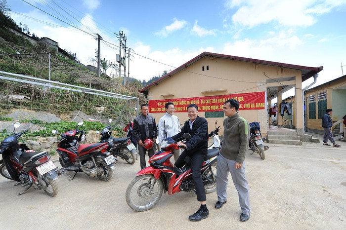 DH Mo Dia chat cong bo nhung hinh anh xuc dong cua Thu truong Bo GD-DT Le Hai An-Hinh-5