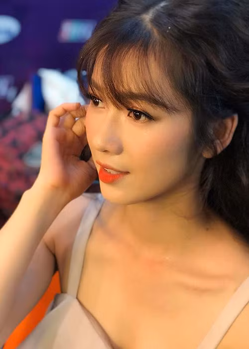 Không chỉ có nhan sắc, Oanh Kiều còn có tài năng.