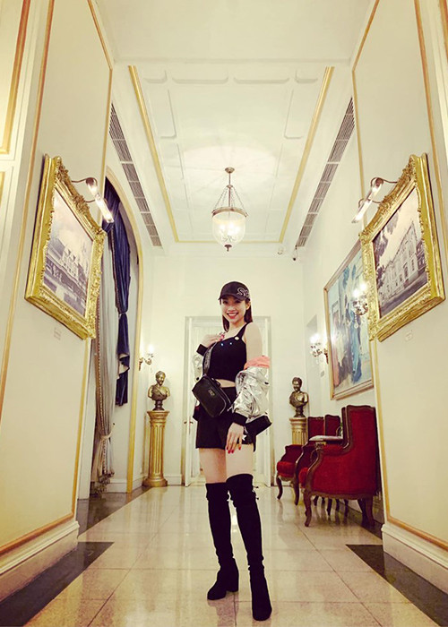 Thùy Chang sở hữu nhan sắc xinh đẹp, gợi cảm.