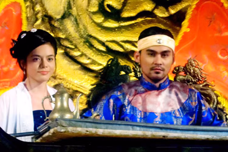 Anh từng xuất hiện trong các bộ phim: “Trai nhảy”, “Bẫy rồng”, “Cạm bẫy”, “Về đất Thăng Long”, “Trở về 2”.