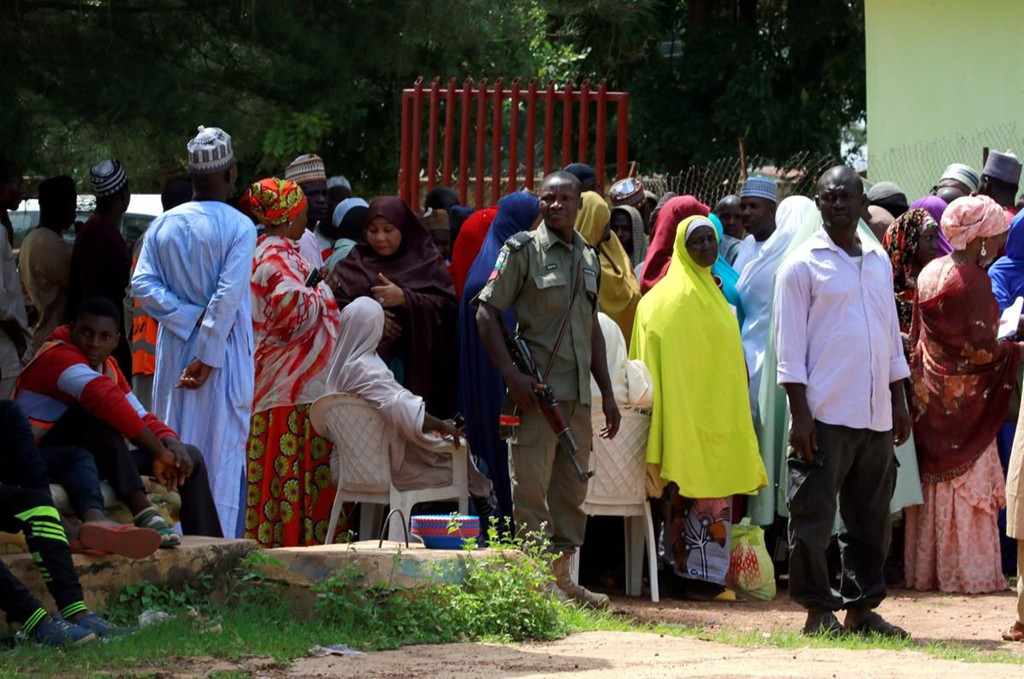 Sau khi nhận được những lời phàn nàn của người dân địa phương, cảnh sát đã nhanh chóng đến bao vây, bắt giữ người đứng đầu cơ sở giáo dục và giải cứu nạn nhân.
