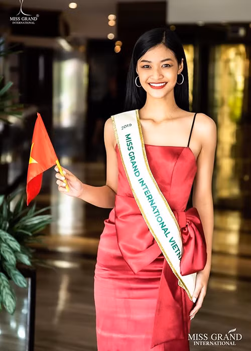 Kiều Loan mất 30 tiếng đồng hồ để đặt chân đến cuộc thi được tổ chức tại Venezuela.