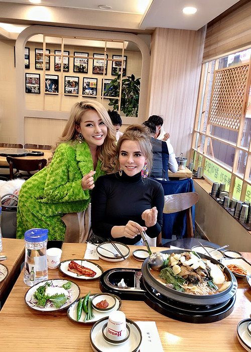 Ngân 98 cũng chưa có bất kì hoạt động nghệ thuật nào khiến khán giả chú ý.