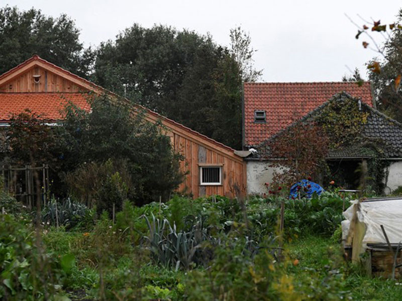 Lap giao phai cua rieng minh, cha giam giu dan con suot 9 nam de tay nao