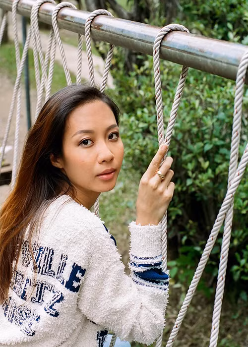 Trong lần hiếm hoi chia sẻ về đời tư, Suboi tiết lộ năm 17 tuổi, cô từng bị bạn trai bạo hành. Nữ ca sĩ kể cô quen người bạn trai này qua mạng. Khi người này về Việt Nam để hẹn hò, cô mới nhận ra cả hai không hợp nhau.