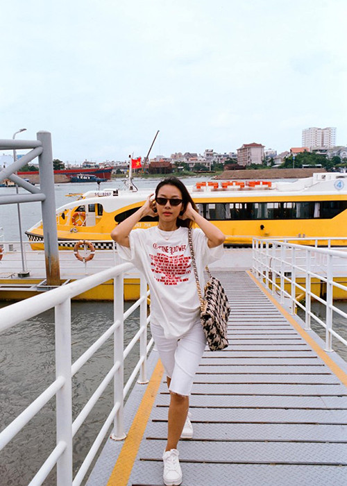 Trong 1 năm quen nhau, Suboi bị bạn trai cũ đánh đến 2 lần vì ghen tuông bóng gió. Cuối cùng, nữ ca sĩ đã bước chân ra khỏi mối quan hệ này.