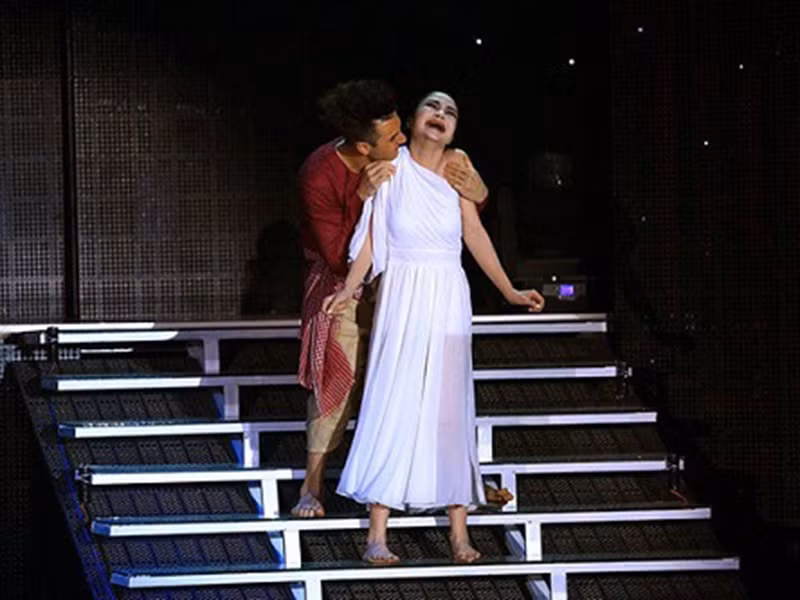 Năm 2008, nữ diễn viên được công chúng yêu kịch nói biết đến với vai người vợ trong vở "Người vợ ma" trên sân khấu kịch Phú Nhuận. Ảnh: Lao động xã hội