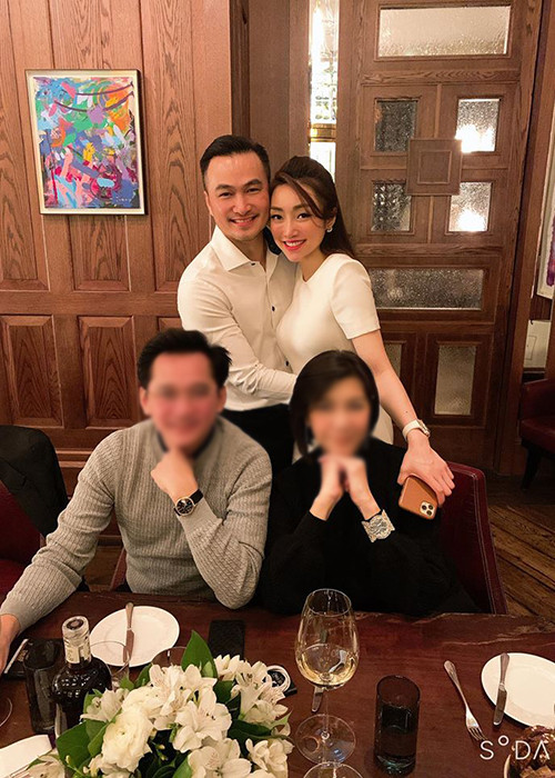 Thùy Chang kém Chi Bảo đến 16 tuổi. Cô đang làm giám đốc của một thẩm mỹ viện nổi tiếng và có mối quan hệ thân thiết với nhiều sao Việt như Ngọc Trinh, Giáng My, Đỗ Mỹ Linh.