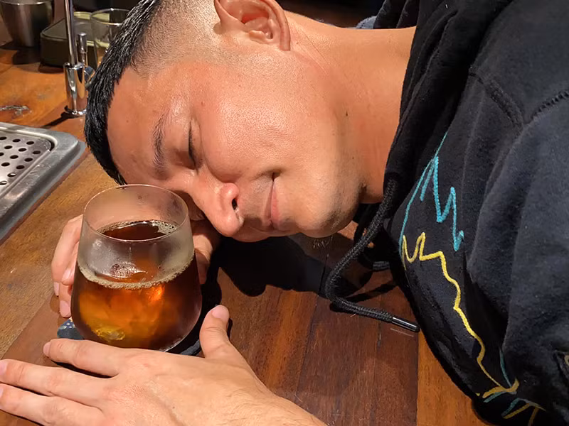 Huy Khánh còn bày tỏ: "Hôm nay tui vui quá. P/S: không phải vì Việt Nam thắng nha".