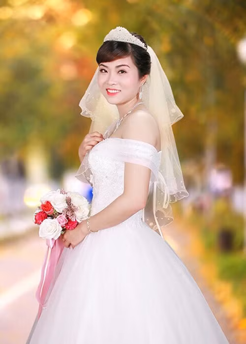 Sau 6 tháng chung sống, Chiến Thắng và vợ 3 ly hôn. Là người đệ đơn ly hôn, Thu Ngọc cho hay cô chia tay vì cả hai có tính cách và lối sống không hợp nhau. Ảnh: Gia đình xã hội