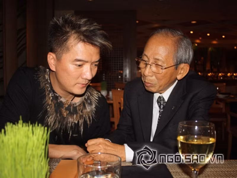 Đàm Vĩnh Hưng thậm chí còn ám chỉ cố nhạc sĩ Nguyễn Ánh 9 là "ngụy quân tử" khiến khán giả bức xúc. Vụ lùm xùm chỉ khép lại khi “ông hoàng nhạc Việt” tìm đến nhạc sĩ Nguyễn Ánh 9 để nói lời xin lỗi. Ảnh: Ngôi sao