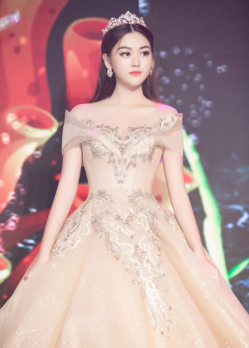 Mới đây, Tường San có mặt trong bảng dự đoán cuộc thi Miss International 2019 (Hoa hậu Quốc tế 2019) được Missosology đăng tải.