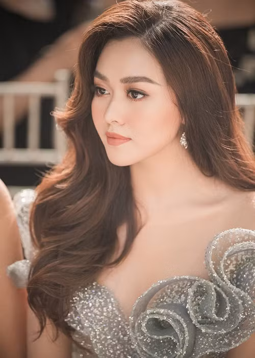 Chuyên trang sắc đẹp quốc tế nổi tiếng dự đoán Tường San sẽ giành danh hiệu á hậu 1.