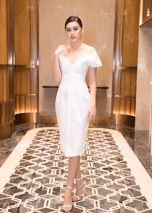 Đến với đấu trường nhan sắc quốc tế, bản sao của Tăng Thanh Hà có không ít lợi thế như kỹ năng tiếng Anh và nhiều tài lẻ: nhảy múa, diễn xuất, làm beauty blogger.