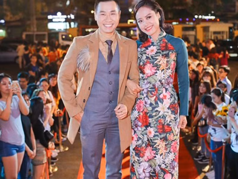 Về phần mình, Nguyên Khang công khai xin lỗi. "Tôi xin lỗi về những sai sót đáng tiếc do mình gây ra tại sự kiện này. Bất luận vì lý do gì, đây cũng là lỗi của tôi”, anh nói.