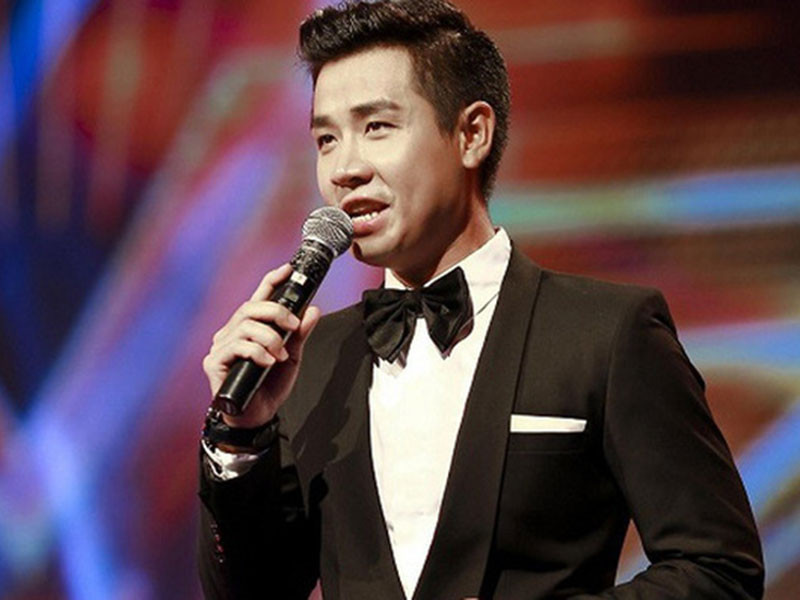 Chưa hết khi Cánh diều vàng vẫn còn phần biểu diễn của ca sĩ Hoàng Lê Vy, Nguyên Khang và Hồng Ánh đã đọc lời tổng kết khiến khán giả lục đục ra về. Ảnh: Gia đình xã hội