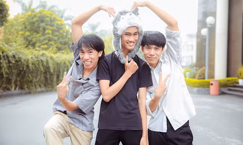 Cai bien tac pham van hoc, vi sao Tran Thanh bi phat, 1977 Vlog noi nhu con?