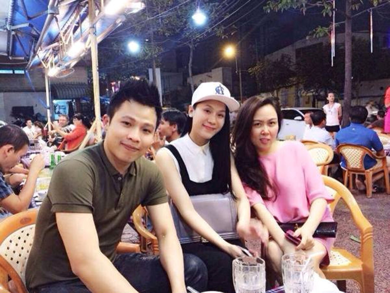 Mối quan hệ giữa Thái Hà và Vũ Khắc Tiệp bị đồn rạn nứt vào năm 2013. Ngay lập tức, cả hai khoe ảnh thân thiết dập tan tin đồn. Ảnh: FBNV