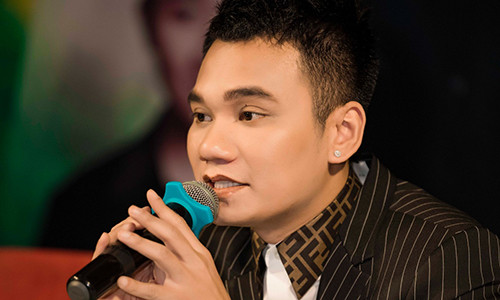 Lo ly do Khac Viet moi Tran Thanh tham gia liveshow mien phi