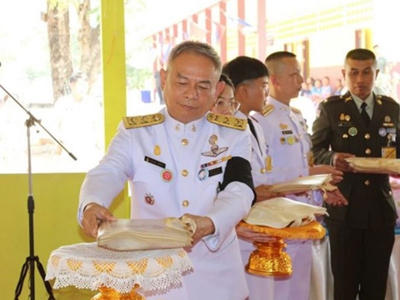 Sau hoang quy phi, vua Thai phe truat them 6 nguoi cua hoang gia