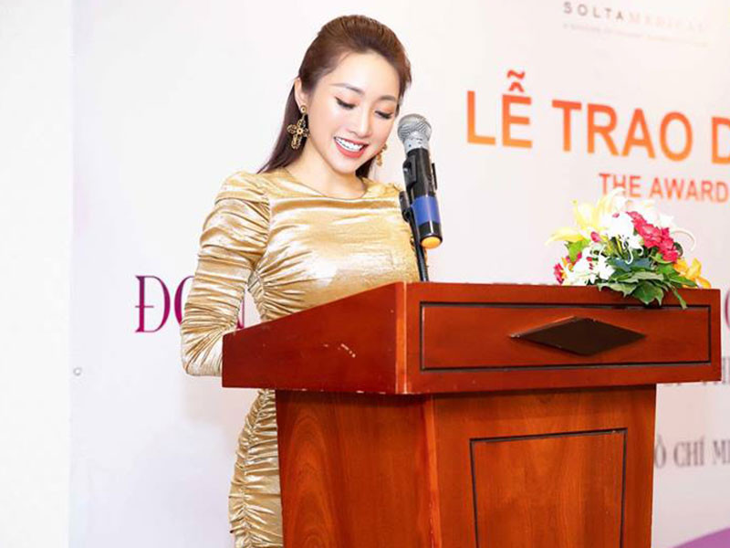 Bạn gái 8x của Chi Bảo đã có đến hơn 10 năm theo đuổi ngành làm đẹp.