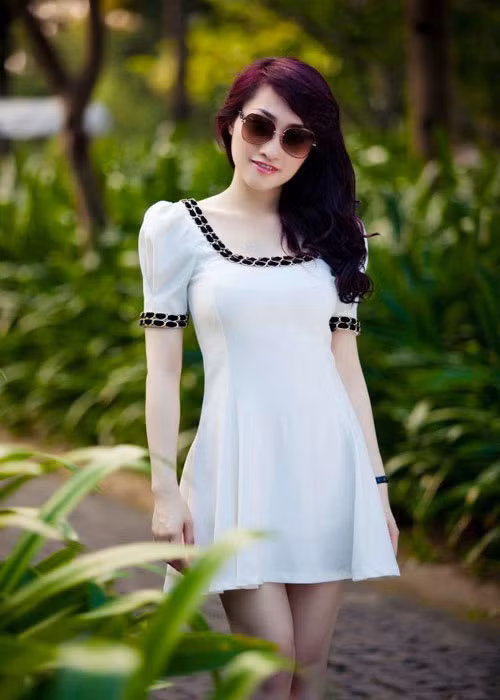  Bạn gái Chi Bảo sinh ra trong gia đình có truyền thống kinh doanh. Hiện tại, Thùy Chang là CEO của một viện thẩm mỹ nổi tiếng tại Hà Nội.