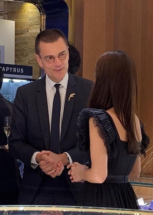 Trước những ý kiến trái chiều về việc tham gia sự kiện, Song Hye Kyo vẫn giữ im lặng.