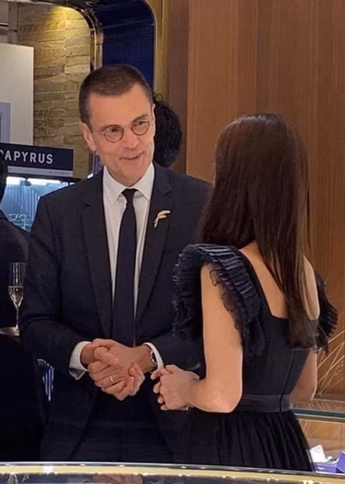 Trước những ý kiến trái chiều về việc tham gia sự kiện, Song Hye Kyo vẫn giữ im lặng.