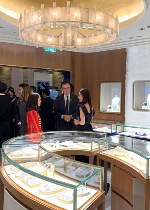 Trước loạt ảnh của Song Hye Kyo, khán giả Hàn Quốc chỉ trích nữ diễn viên hành động không nhất quán.